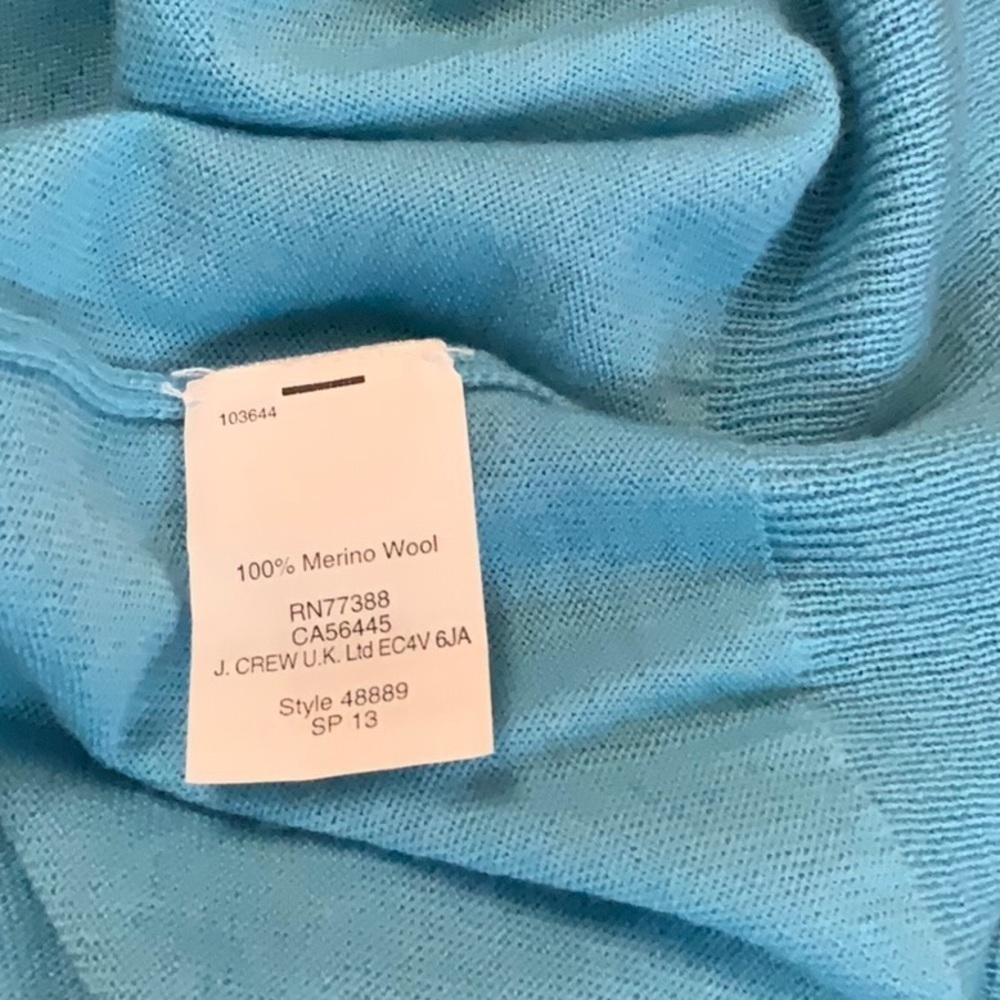 J. Crew V neck Merino wool sweater. Size XS. J7 - Picture 7 of 7